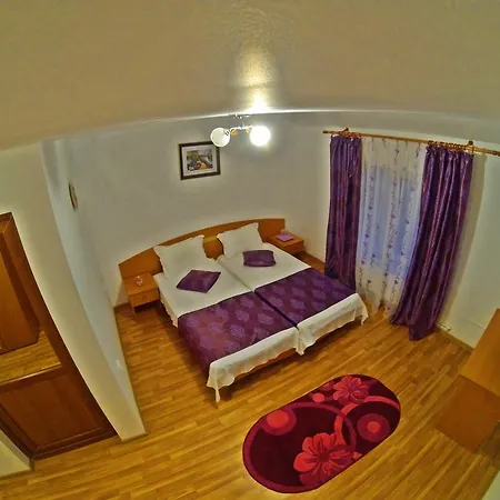 Casa De Langa Lac בית הארחה *